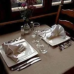 Logis Bellevue Restaurant La Pomme D'or מלון Coucy-le-Château-Auffrique