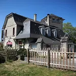 Logis Bellevue Restaurant La Pomme D'or מלון