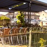 Logis Bellevue Restaurant La Pomme D'or מלון 3*