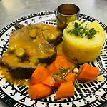 מלון Logis Bellevue Restaurant La Pomme D'or 3*