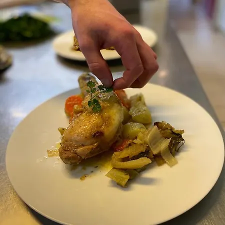 Logis Bellevue Restaurant La Pomme D'or Hotel 3*