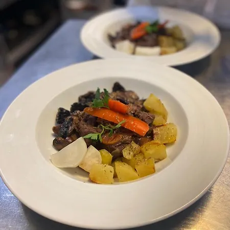 Отель Logis Bellevue Restaurant La Pomme D'or Coucy-le-Chateau-Auffrique