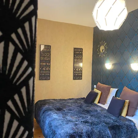 Hotel Logis Bellevue Restaurant La Pomme D'or 3*