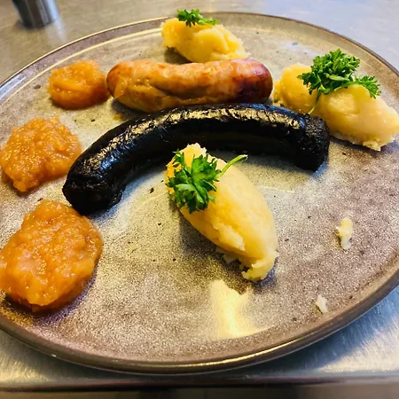 Hotel Logis Bellevue Restaurant La Pomme D'or