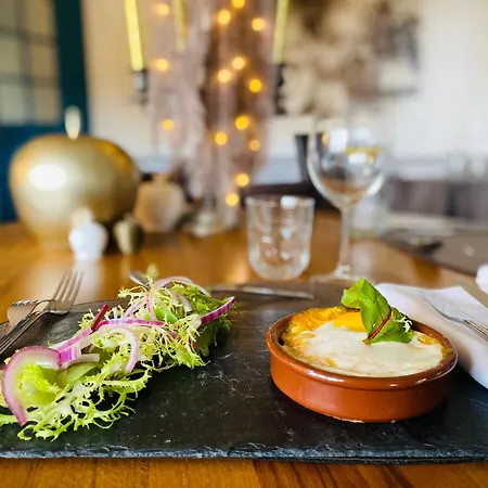호텔 Logis Bellevue Restaurant La Pomme D'or Coucy-le-Château-Auffrique
