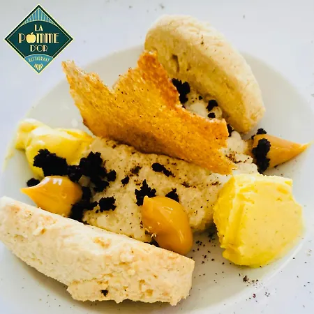 Logis Bellevue Restaurant La Pomme D'or Hotel 3*