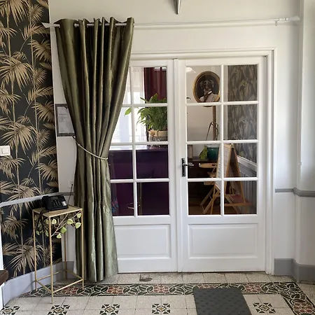 호텔 Logis Bellevue Restaurant La Pomme D'or Coucy-le-Château-Auffrique