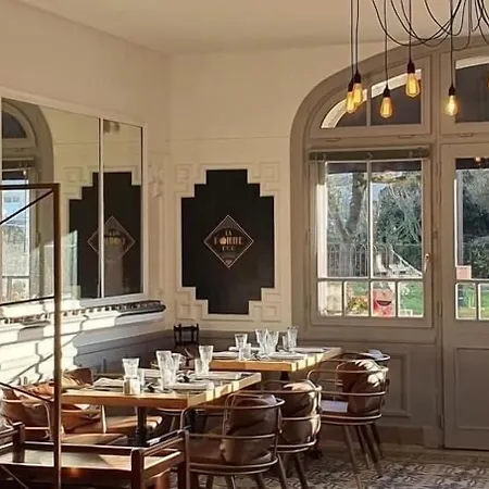 Logis Bellevue Restaurant La Pomme D'or Hotel 3*