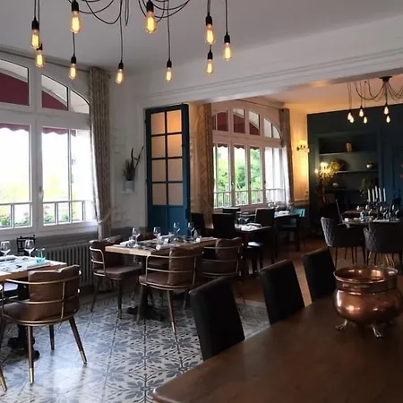 Logis Bellevue Restaurant La Pomme D'or Hotel 3*