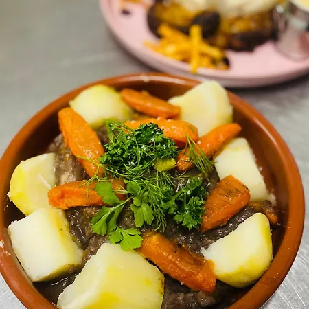 Logis Bellevue Restaurant La Pomme D'or 호텔