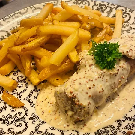 Logis Bellevue Restaurant La Pomme D'or Hotel Coucy-le-Chateau-Auffrique