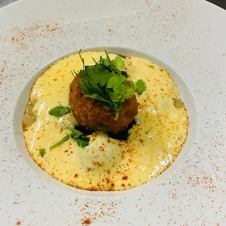 Logis Bellevue Restaurant La Pomme D'or 호텔 3*