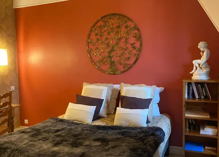 Logis Bellevue Restaurant La Pomme D'or Hotel 3*