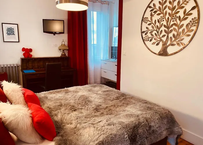 Logis Bellevue Restaurant La Pomme D'or Hotel Coucy-le-Chateau-Auffrique