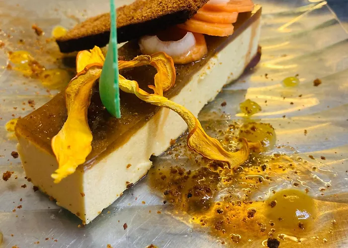 Hotel Logis Bellevue Restaurant La Pomme D'or 3*